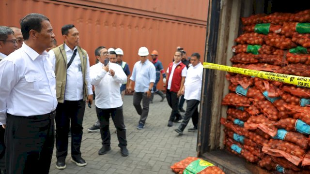 18 Kontainer Bawang Bombai Ilegal Dimusnahkan, Mentan: Ini Ancaman Serius Pertanian