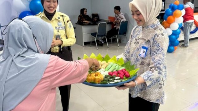 Di moment HUT ke-130,, BRI Cabang Sungguminasa menyelenggarakan kegiatan perayaan bersama para nasabah setia ||handover_yoz@harian.news 