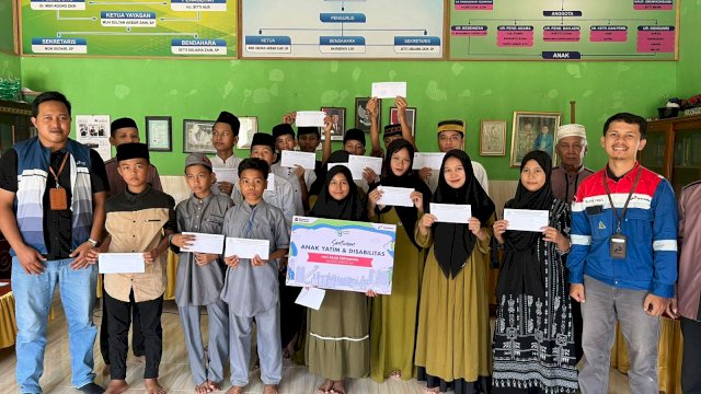 Pertamina Patra Niaga Sulawesi melalui Integrated Terminal (IT) Kendari hadir berbagi kebahagiaan dengan mengunjungi Panti Asuhan Shabri Kendari dan Panti Asuhan Berkah Hidayah, Kota Kendari.