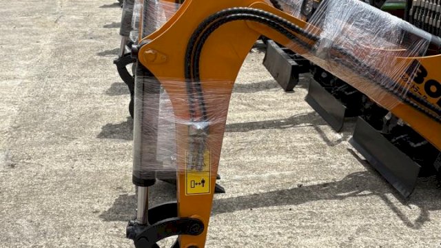 Fokus Bersihkan Sisa Banjir Sumatera dan Aceh, PMI Kirim Puluhan Ribu Cangkul dan Sekop Serta Excavator