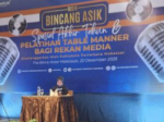 Poltekpar Makassar Bekali Jurnalis Pelatihan Table Manner