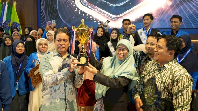 FAI raih Juara Umum Kemahasiswaan Award 2025 Unismuh Makassar. (Foto: dok Unismuh)