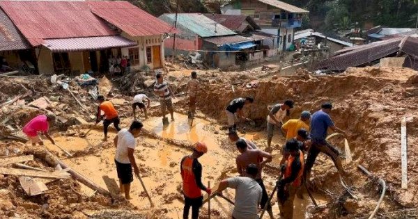 Bencana Sesungguhnya Bukan Saja Alam, Tetapi Juga Kata-kata Penguasa