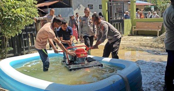 KSP Bersama TNI–Polri Turun Langsung Bersihkan Rumah Warga Terdampak Banjir Aceh