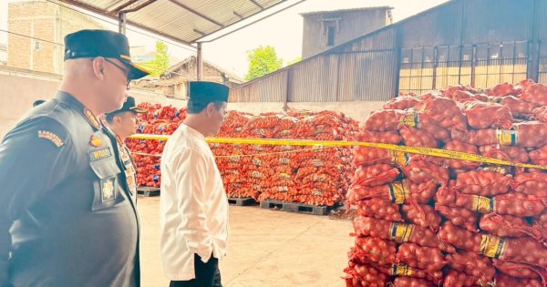 Mentan Amran Sidak 133,5 ton Bawang Bombay Selundupan Berpenyakit: Tidak Ada Ampun, Usut Sampai Akar