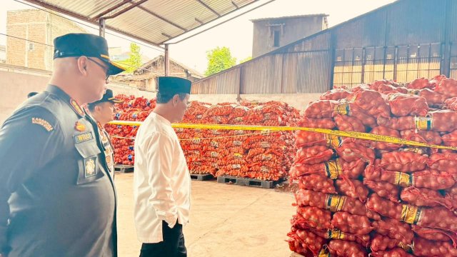 Mentan Amran Sidak 133,5 ton Bawang Bombay Selundupan Berpenyakit: Tidak Ada Ampun, Usut Sampai Akar
