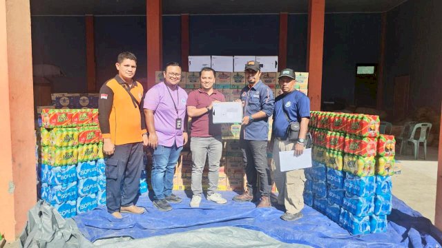 Kepedulian dan empati kembali ditunjukkan Sandiana Soemarko dengan mengirimkan bantuan korban bencana di Sumatera dan Aceh. (IST)