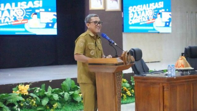 Bupati Jeneponto, H. Paris Yasir, saat membuka acara sosialisasi PPh Pasal 21 di Ruang Pola Kantor Bupati ||Ist_aswin@harian.news 