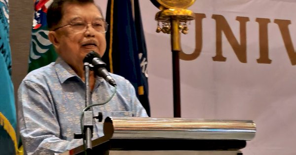 Pesan Tegas JK untuk Wisudawan: Ciptakan Kerja, Jaga Alam