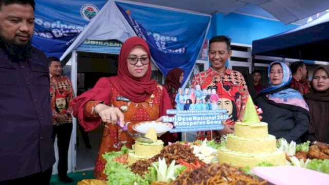Bupati Gowa, Husniah Talenrang, meresmikan aplikasi SIAP PAKDE di peringatan Hari Desa Nasional ||handover_yoz@harian.news