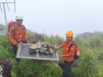 Kabut Tebal dan Hujan, Tim SAR Tetap Bertahan di Puncak Bulusaraung