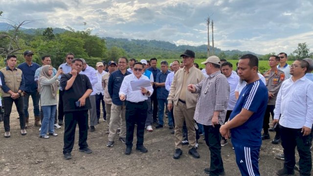 Mentan Amran: Hilirisasi Ayam Terintegrasi di Bone Untungkan Peternak, Ekonomi Daerah Tumbuh