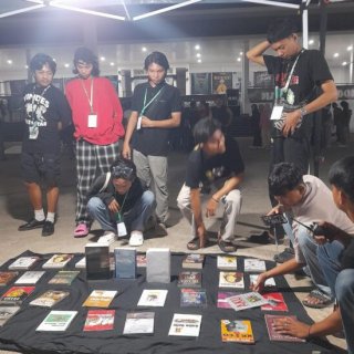 Pojok Buku Sastra Meramaikan FTMI XIX SINKRETIS UNISAD di Soppeng