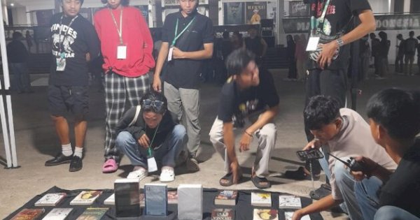 Pojok Buku Sastra Meramaikan FTMI XIX SINKRETIS UNISAD di Soppeng