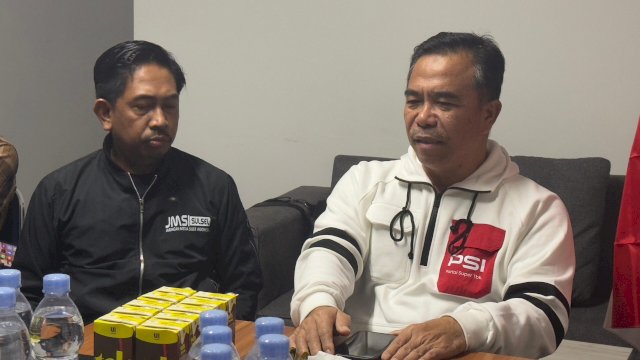 Ketua PSI Sulsel Ilham Husen atau Itol menerima kunjungan Pengurus PSI Sulsel di Sekretariat JMSI Sulsel di Pettarani, Rabu (21/1) malam. (Dok. JMSI)