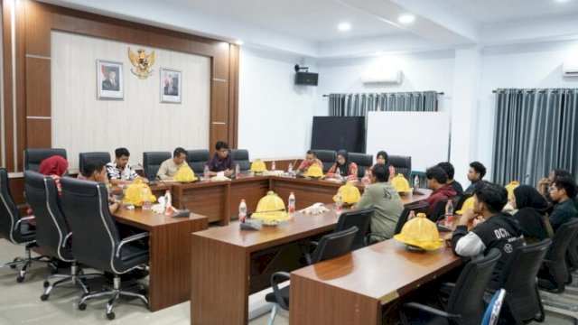 Rapat Dengar Pendapat (RDP) Komisi IV DPRD Gowa dengan Forum Pedagang Kaki Lima (FP-PKL) yang membahas tarif lapak Ramadhan Fair 2026 ||handover_yoz@harian.news 