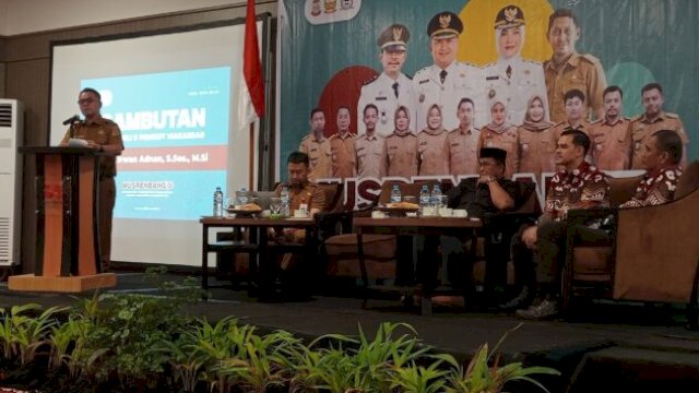 Camat Panakkukang Ari Fadli menyampaikan sambutan dalam pembukaan Musrenbang 2026 di Hotel Swiss-Belinn Panakkukang ||handover 