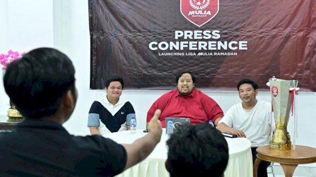 Ketua Panitia Pelaksana Liga Mulia Ramadan, Amirul Yamin Ramadhansyah atau Iyul (tengah), Senin (26/1). || ist
