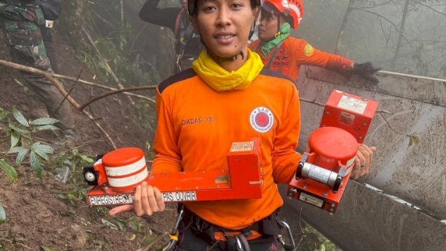 Medan Ekstrem Tak Halangi SAR Universitas Bosowa Temukan Black Box ATR 42-500
