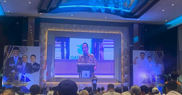 Hadiri Pelantikan DPW GAPEMBI Sulsel, Gubernur Sulsel Minta Porsi MBG Diperbanyak: Jangan Pelit!