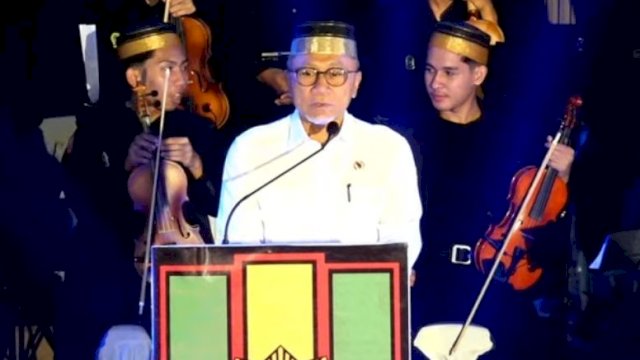 Menteri Koordinator Bidang Pangan RI, Zulkifli Hasan, hadir langsung di kampus Unismuh Makassar untuk memberikan sambutan sekaligus membuka rangkaian kegiatan muktamar. (Foto: Gita/HN)