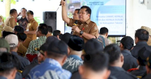 Bupati Takalar Serahkan SK dan ID Card kepada 393 Kepala Dusun