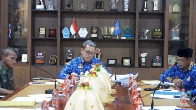 Bupati Jeneponto, H. Paris Yasir, saat memberikan arahan di rapat koordinasi Forkopimda ||Ist 