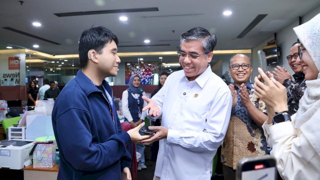 Menteri Ketenagakerjaan (Menaker) Yassierli ke peserta magang. || Dok. Kemnaker