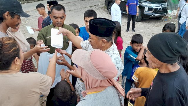 Pustakawan Dispusarsip Sulsel Berbagi 500 Paket Takjil, Ramadhan Penuh Kepedulian