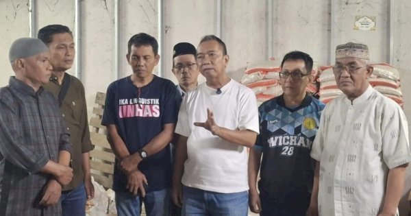 IKA Unhas Sudah Distribusi 21 Ton dari 100 Ton Beras untuk Warga