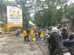 Ramadan Penuh Berkah, DPD Golkar Makassar Bagikan Takjil kepada Warga