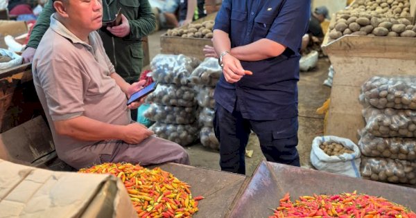 Stabilkan Harga, Kementan Kembali Guyur 1,7 Ton Cabai Rawit Merah ke Pasar Induk Kramat Jati