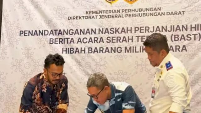 penandatanganan Naskah Perjanjian Hibah Barang Milik Negara oleh Bupati Jeneponto Paris Yasir dan Kepala Dinas Perhubungan di Direktorat Jenderal Perhubungan Darat ||ist