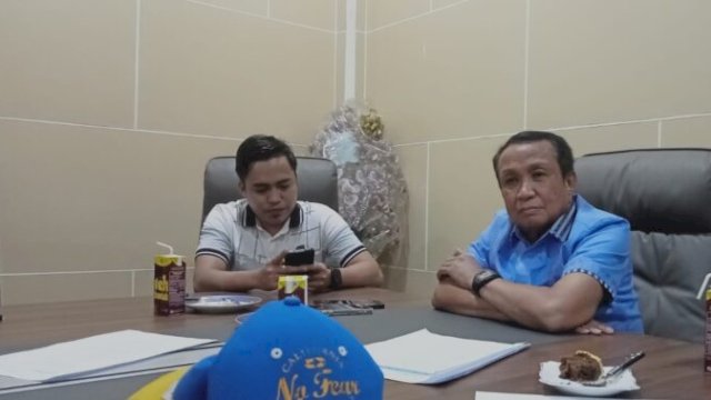 H. Muhammad Sahar Sewang, Potret Founder PT. Harfiah Graha Perkasa (Kemeja Biru) saat konferensi pers klarifikasi ||yoz@harian.news 