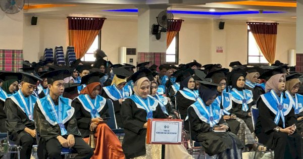 Wisuda ke-87, Rektor Unismuh Ingatkan Lulusan Agar Punya Skill dan Attitude di Tengah Tantangan PHK