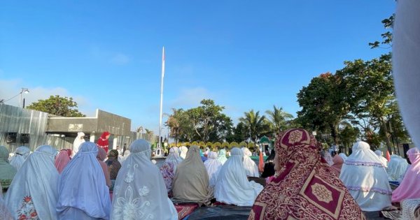 Kapan dan Bagaimana Salat Id Dilakukan? Ini Bacaan Niat dan Takbirnya!