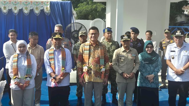 Disaksikan Menpan RB, 44 Kepala Daerah, Taruna Ikrar Resmikan 7 Loka POM di Bone
