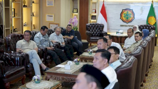 Antisipasi Kekeringan dan Geopolitik Global, Mentan Amran Pastikan Pangan Nasional Aman