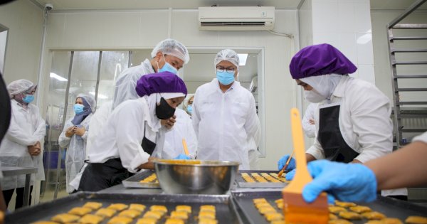 Kepala BPOM RI Taruna Ikrar: Menuju Idulfitri Aman Pangan, BPOM Tinjau Industri Roti Nasional
