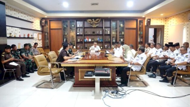 Bupati Jeneponto H. Paris Yasir memimpin rapat Forkopimda di Ruang Rapat Bupati Jeneponto ||Ist 