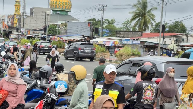 Jelang Lebaran, Perumda Pasar Makassar Turunkan Tim Atasi Pedagang Tumpah dan Kemacetan