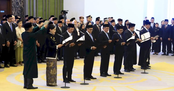 Struktur Baru OJK Terbentuk, Tujuh Anggota Dewan Komisioner Resmi Dilantik