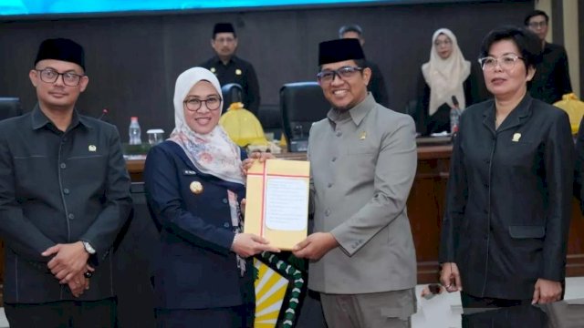 DPRD Gowa tetapkan Ranperda perubahan pengelolaan barang milik daerah ||handover_yoz@harian.news 
