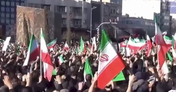 Duka di Iran: Ali Khamenei Gugur, Warga Serukan Perlawanan terhadap AS-Israel