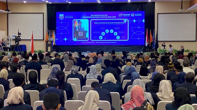 Pelaksanaan pelantikan Rektor Unibos Prof Batara Surya. (Foto: Gita/HN)