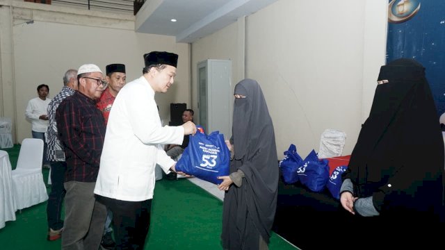Bosowa Corporindo melalui Bosowa Peduli bersama Bosowa Semen menggelar kegiatan sosial bertajuk &ldquo;Ramadan Berkah di Barru &ndash; Bosowa Semen Berbagi&rdquo; di Barru, Sulawesi Selatan. (Foto: Humas Bosowa)