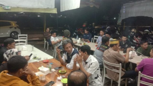 Buka Puasa bersama LembagaToddopuli Indonesia Bersatu ( TIB) dengan wartawan dan aktivis di Gowa , pada Jumat 13/3/26|| yoz@harian.news 