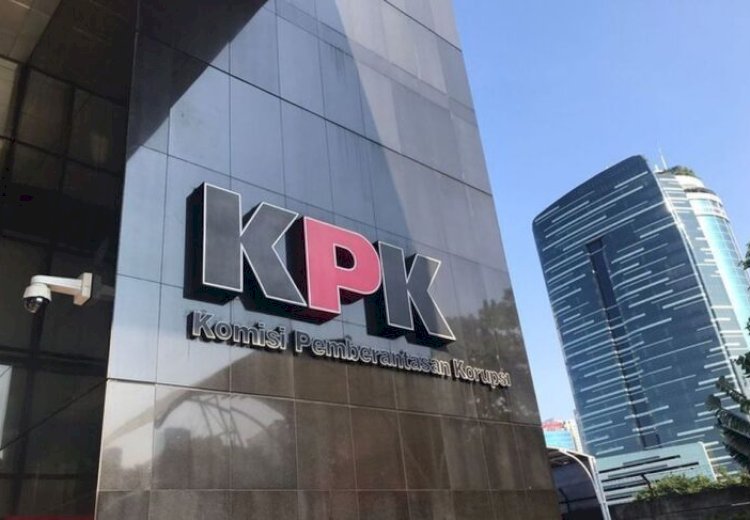 Operasi Senyap KPK di Cilacap: Bupati dan Sekda Diamankan, Ruang Kerja Disegel