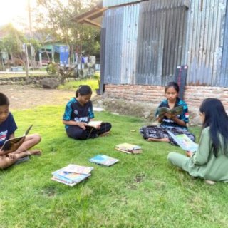 Bukan Sekadar Baca Buku, Rumah Buku SaESA Rawat Literasi Lewat Lingkar Pertemuan
