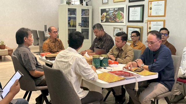 Kadis Pariwisata Makassar melakukan kerjasama dengan Unibos Makassar. (Dok. IBN)